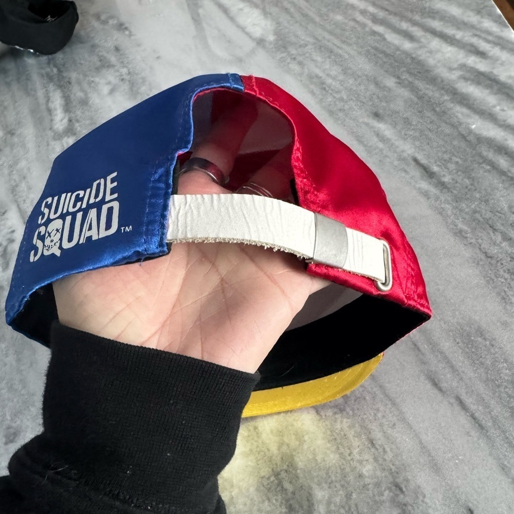 Rare & Collectors DC Comics Harley Quinn Property of Joker Satin Snapback Hat - Picture 5 of 9